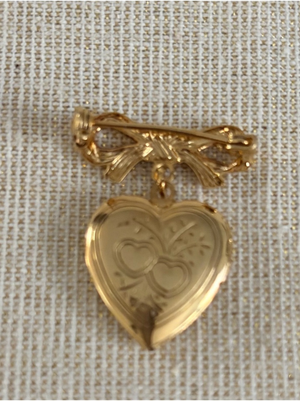 Vintage Style Gold Heart Locket Brooch Pendant - Women Jewelry - Picture 2 of 4